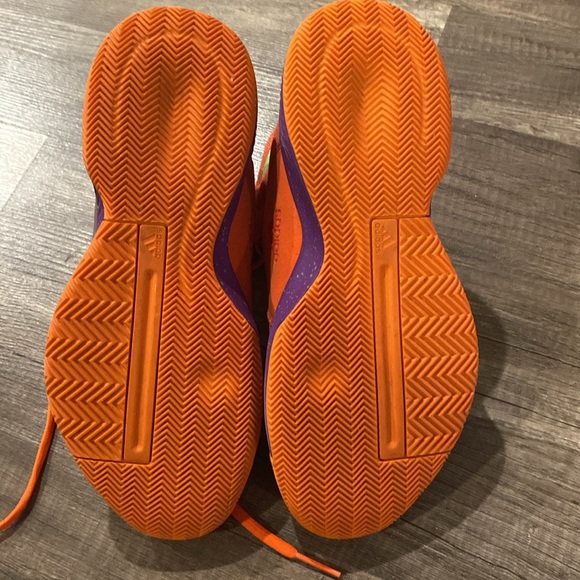 New without tags Adidas basketball shoes - Picture 8 of 8